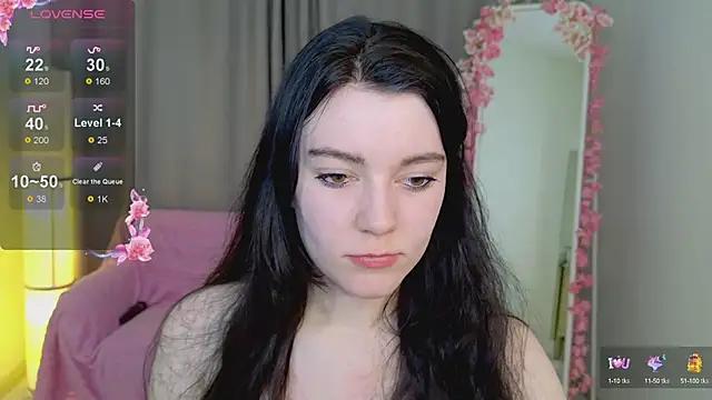 Discover our girls online shows and discover the company of countless livestreamers, with stunning shapes, sex toys and more.
