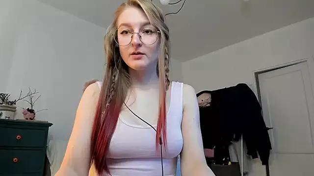 Lana_Delmar from StripChat