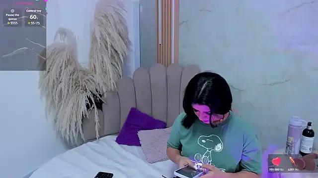 lanarios from StripChat is Freechat