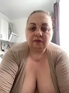 LanaSoftt from StripChat