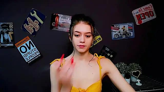 Discover our girls online shows and discover the company of countless livestreamers, with stunning shapes, sex toys and more.