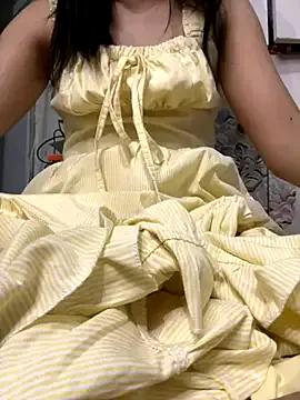 lanlan_girl2k from StripChat