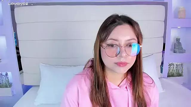 Lanna18 from StripChat