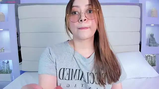 Lanna18 from StripChat