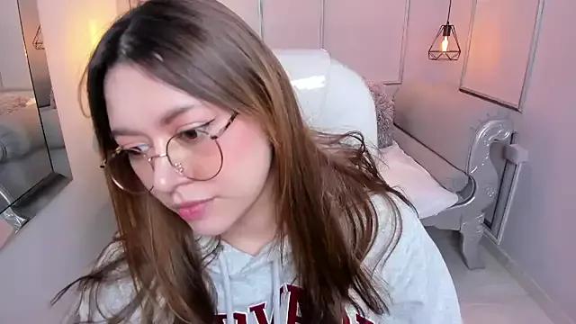Lanna18 from StripChat