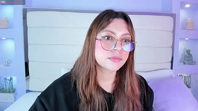 Lanna18 from StripChat
