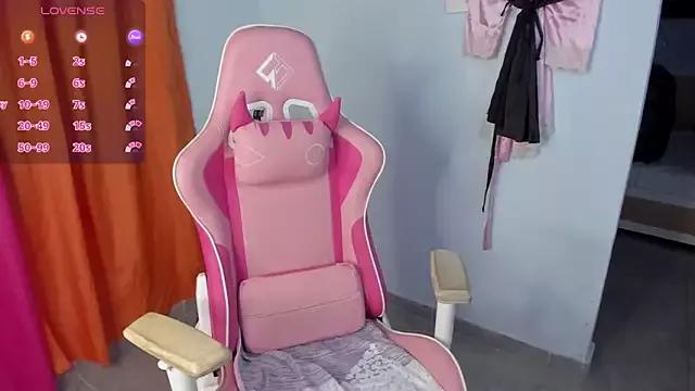 Lara_Asher from StripChat