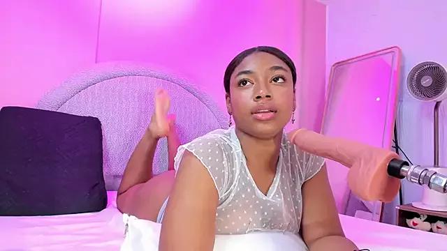 Laraebony_ from StripChat is Freechat