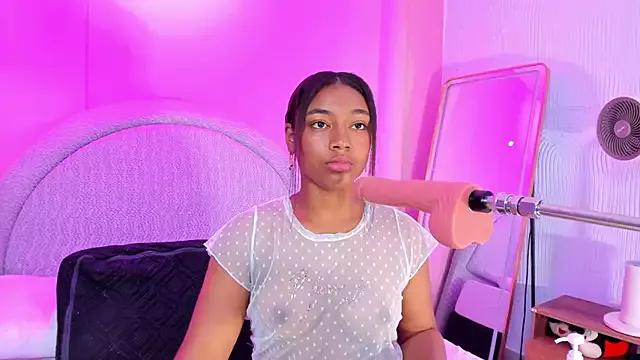 Laraebony_ from StripChat is Freechat