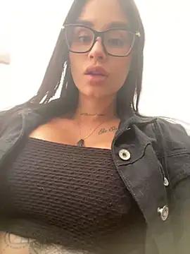 LaraHenao from StripChat