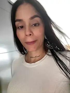 LaraHenao from StripChat