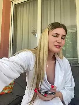 larasexy35 from StripChat
