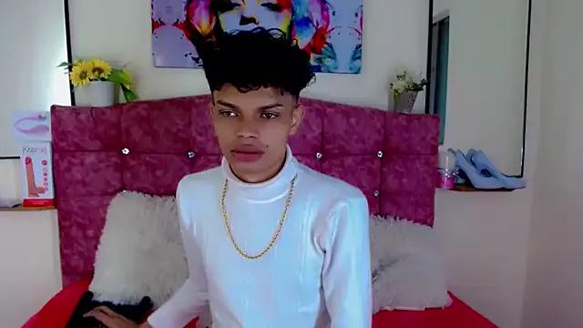 LaraSilva_- from StripChat