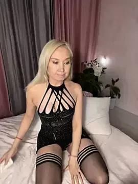 laravongrey from StripChat
