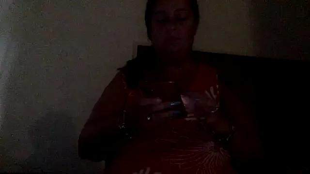 LaReginaNera from StripChat is Freechat
