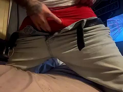 latenightguy from StripChat is Freechat