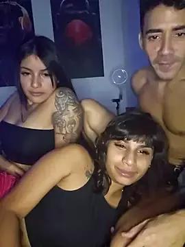 Discover our girls online shows and discover the company of countless livestreamers, with stunning shapes, sex toys and more.
