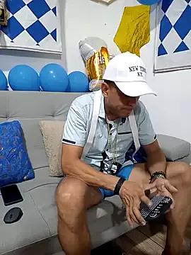 Latinmartin73 webcams show profile image 