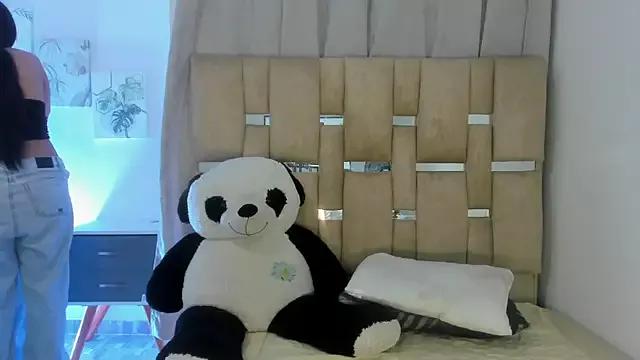 Laura55_ from StripChat is Freechat