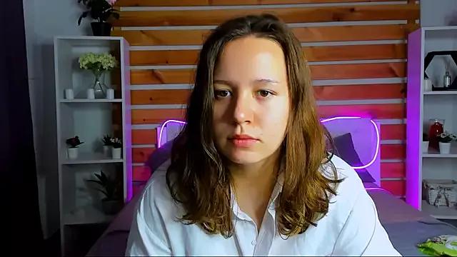 Laura_Ellinss from StripChat is Freechat