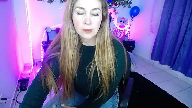 laura_evans1998 from StripChat is Freechat