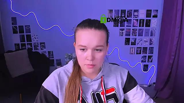 Discover our girls online shows and discover the company of countless livestreamers, with stunning shapes, sex toys and more.