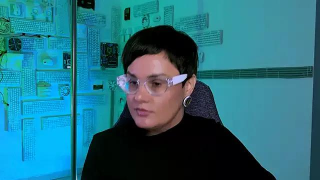 LauraDavidsons from StripChat is Freechat