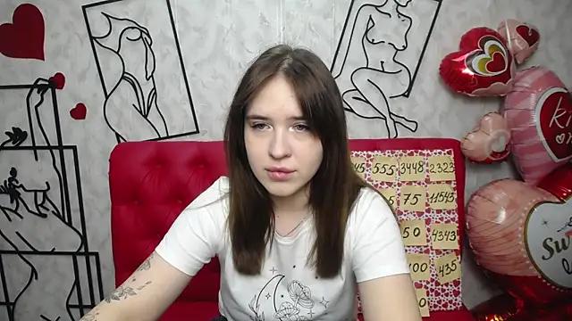 Discover our girls online shows and discover the company of countless livestreamers, with stunning shapes, sex toys and more.