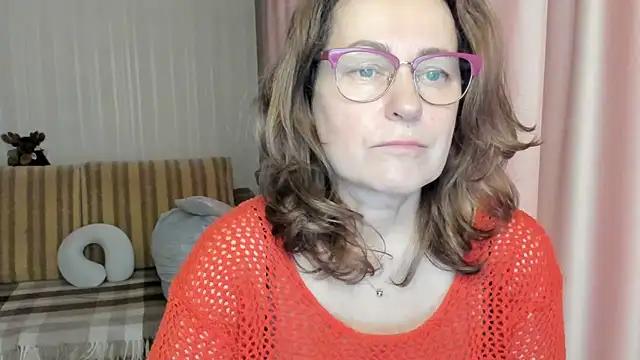 Discover our girls online shows and discover the company of countless livestreamers, with stunning shapes, sex toys and more.