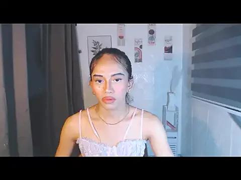 LauraSoHot from StripChat is Freechat