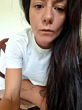 Lauraxxsteen from StripChat is Freechat