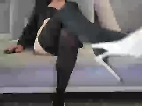 Photos of Laure11 from StripChat is Freechat