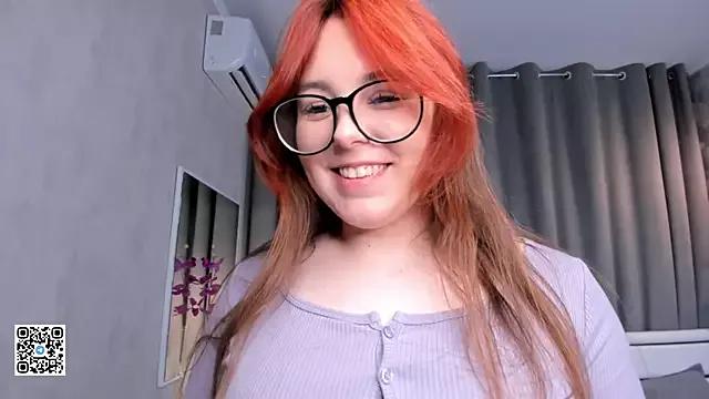 Discover our girls online shows and discover the company of countless livestreamers, with stunning shapes, sex toys and more.