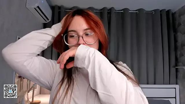 Discover our girls online shows and discover the company of countless livestreamers, with stunning shapes, sex toys and more.