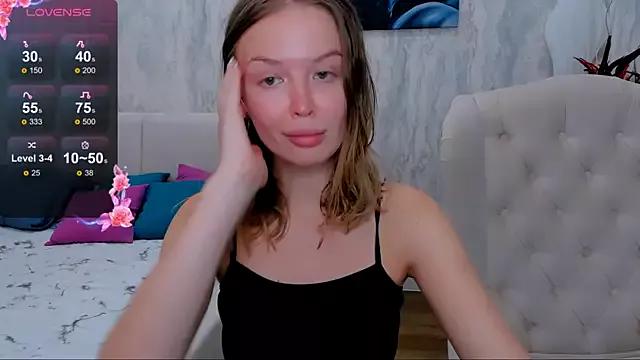 LaurennHill from StripChat is Freechat