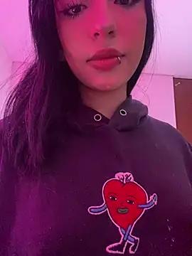 lauuraww from StripChat