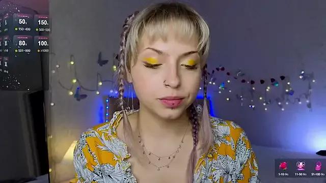 lavenderluxe from StripChat is Freechat