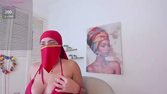 Discover our girls online shows and discover the company of countless livestreamers, with stunning shapes, sex toys and more.