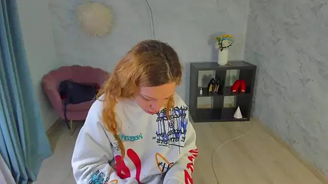 Discover our girls online shows and discover the company of countless livestreamers, with stunning shapes, sex toys and more.