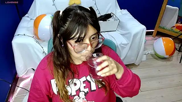 lCherryBlossoml from StripChat is Freechat