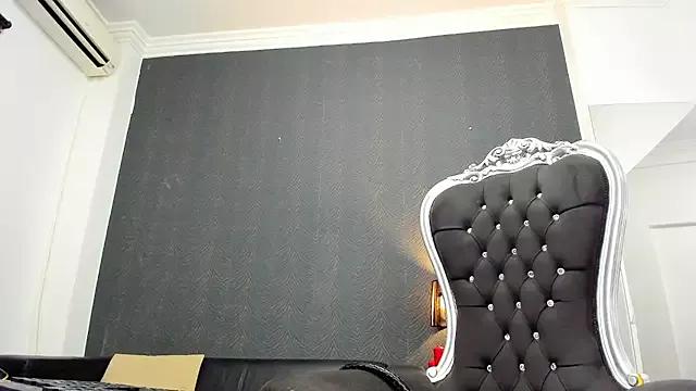 LeaAmdis from StripChat