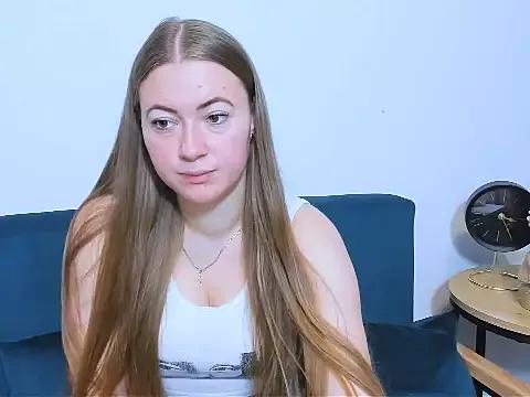 Discover our girls online shows and discover the company of countless livestreamers, with stunning shapes, sex toys and more.