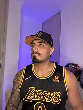 LeandroRusso from StripChat is Freechat