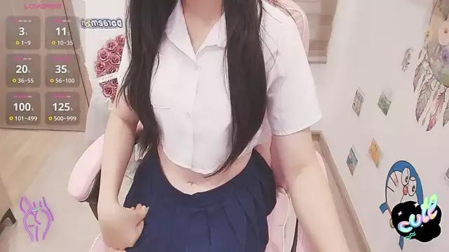 Discover our girls online shows and discover the company of countless livestreamers, with stunning shapes, sex toys and more.