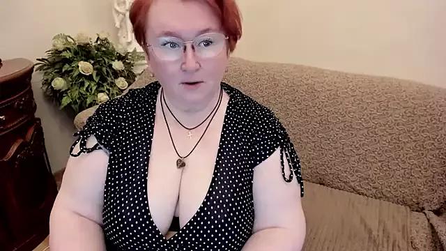 Discover our girls online shows and discover the company of countless livestreamers, with stunning shapes, sex toys and more.