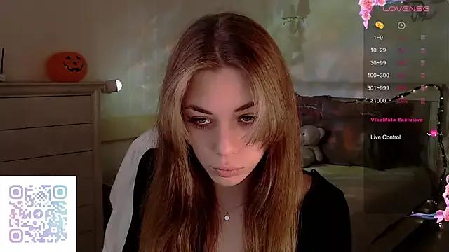 Leila_Vanilla from StripChat