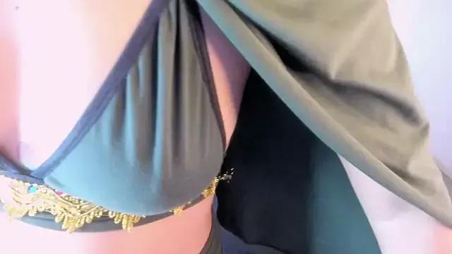 leila_whisper from StripChat is Freechat