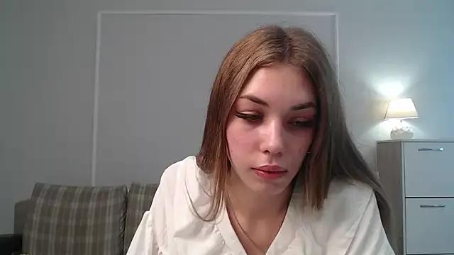 Discover our girls online shows and discover the company of countless livestreamers, with stunning shapes, sex toys and more.
