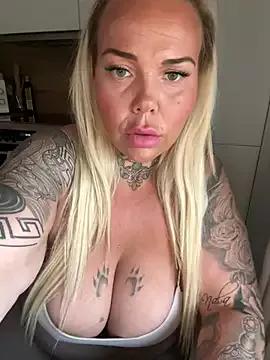 LeniGold_Official from StripChat is Freechat