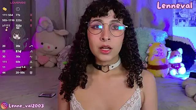 Lenneval1 from StripChat